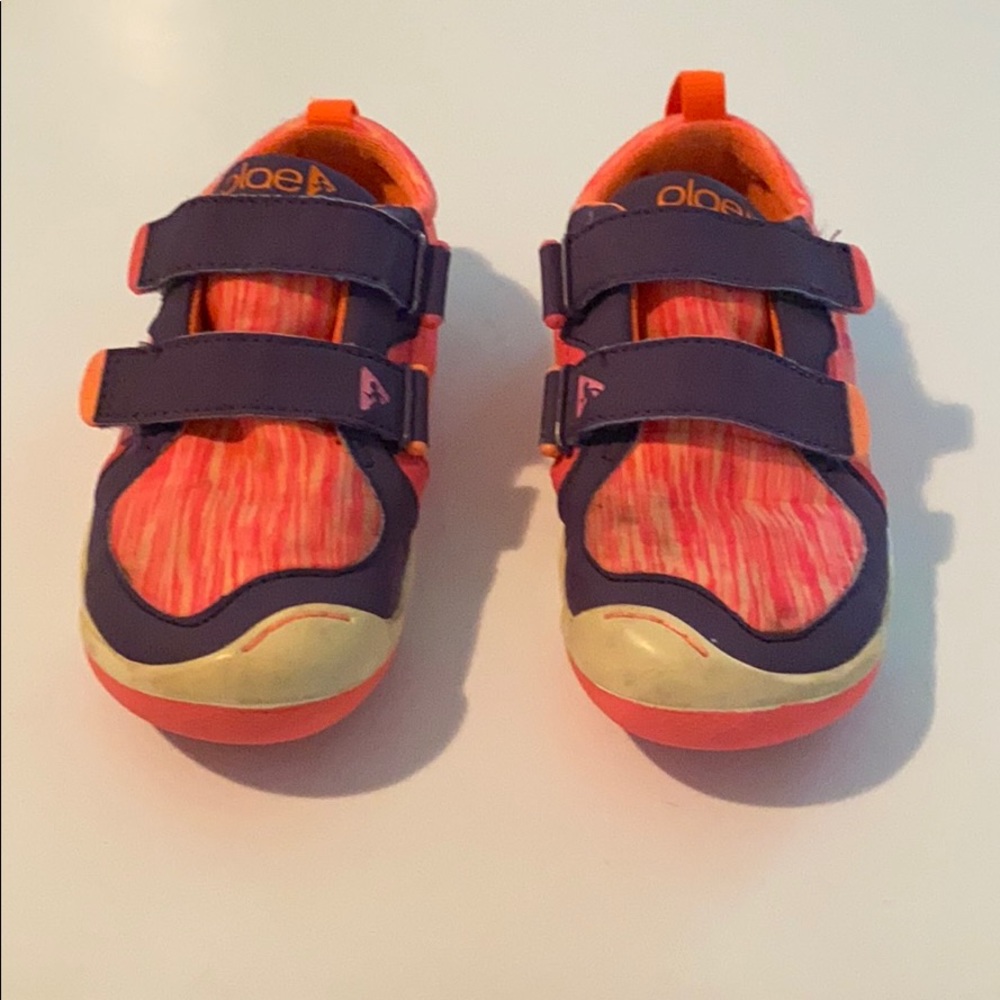 Plae shoes